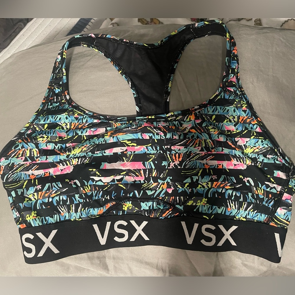 VSX sports bra💪💪👙 near perfect condition!!